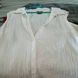 White button up shirt $3 must be bundled